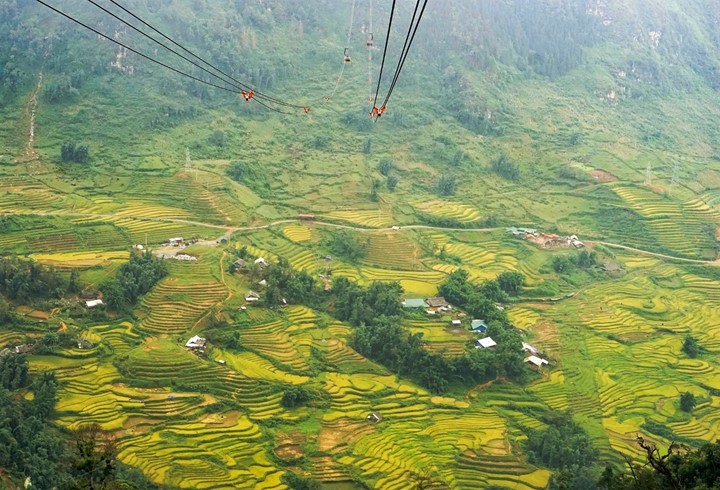 Découvrir la vallée de Muong Hoa grâce au téléphérique - ảnh 1